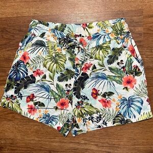 Disney / Tommy Bahama Linen Shorts Women’s Medium.